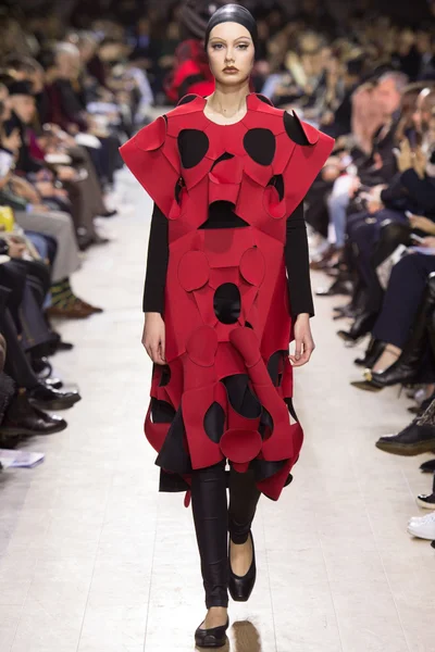 Look 32